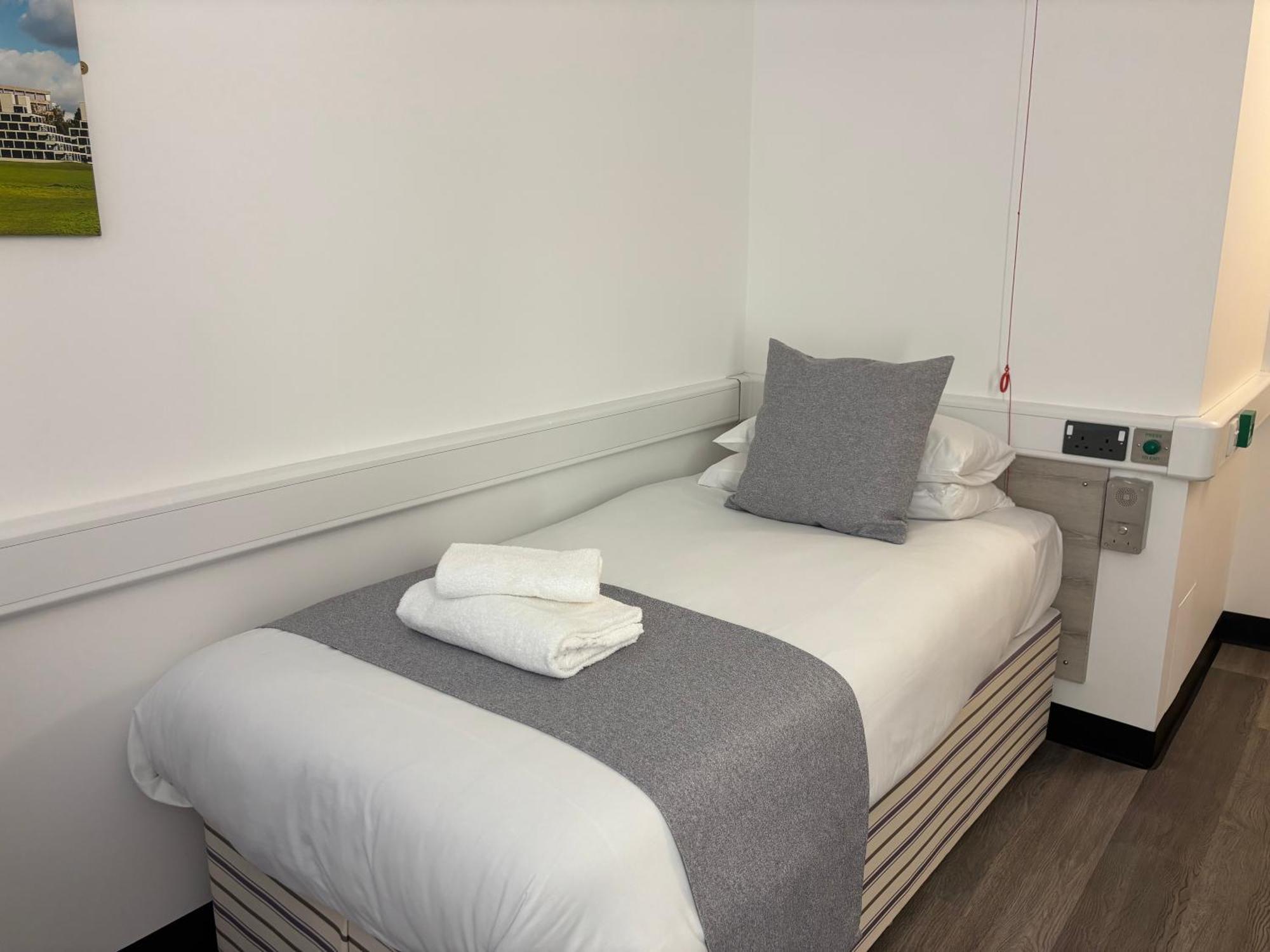 Broadview Hotel Norwich Bagian luar foto