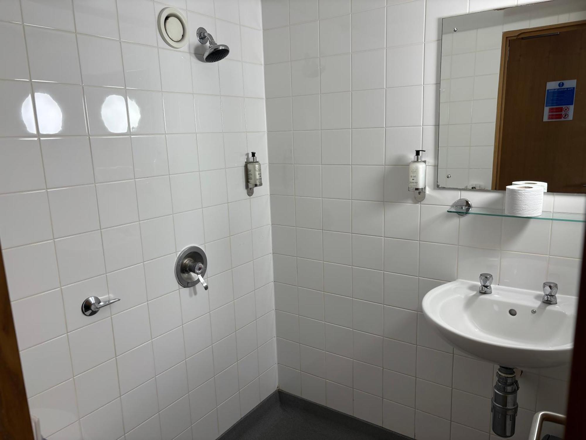 Broadview Hotel Norwich Bagian luar foto